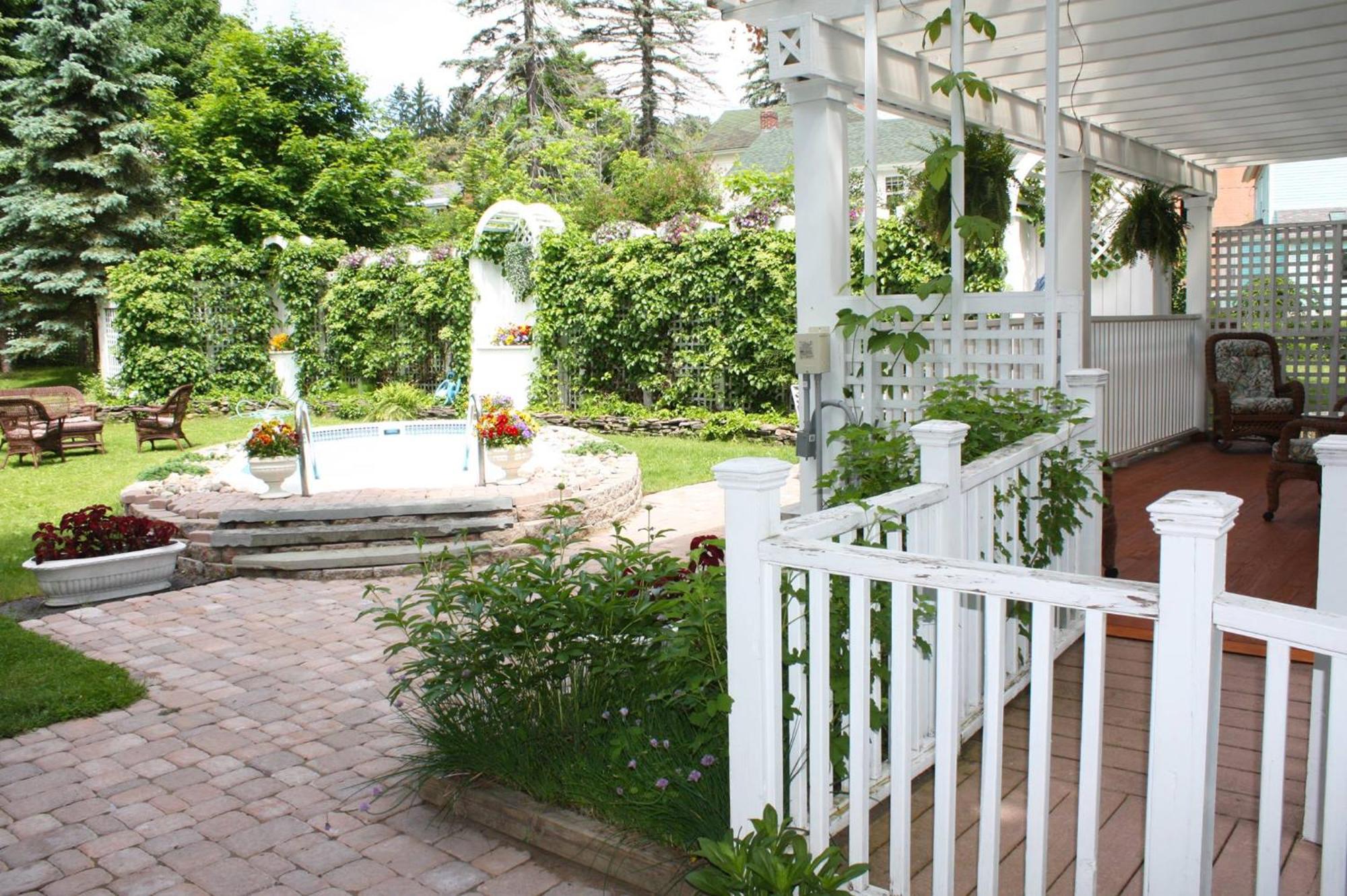 كوبرستاوون The White House Inn المظهر الخارجي الصورة